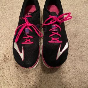Brooks Pure Connect Women’s size 10